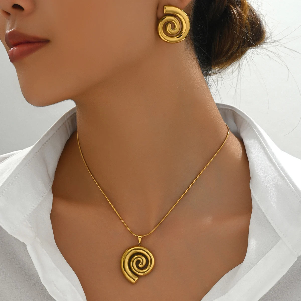Velinna Sprial Pendan