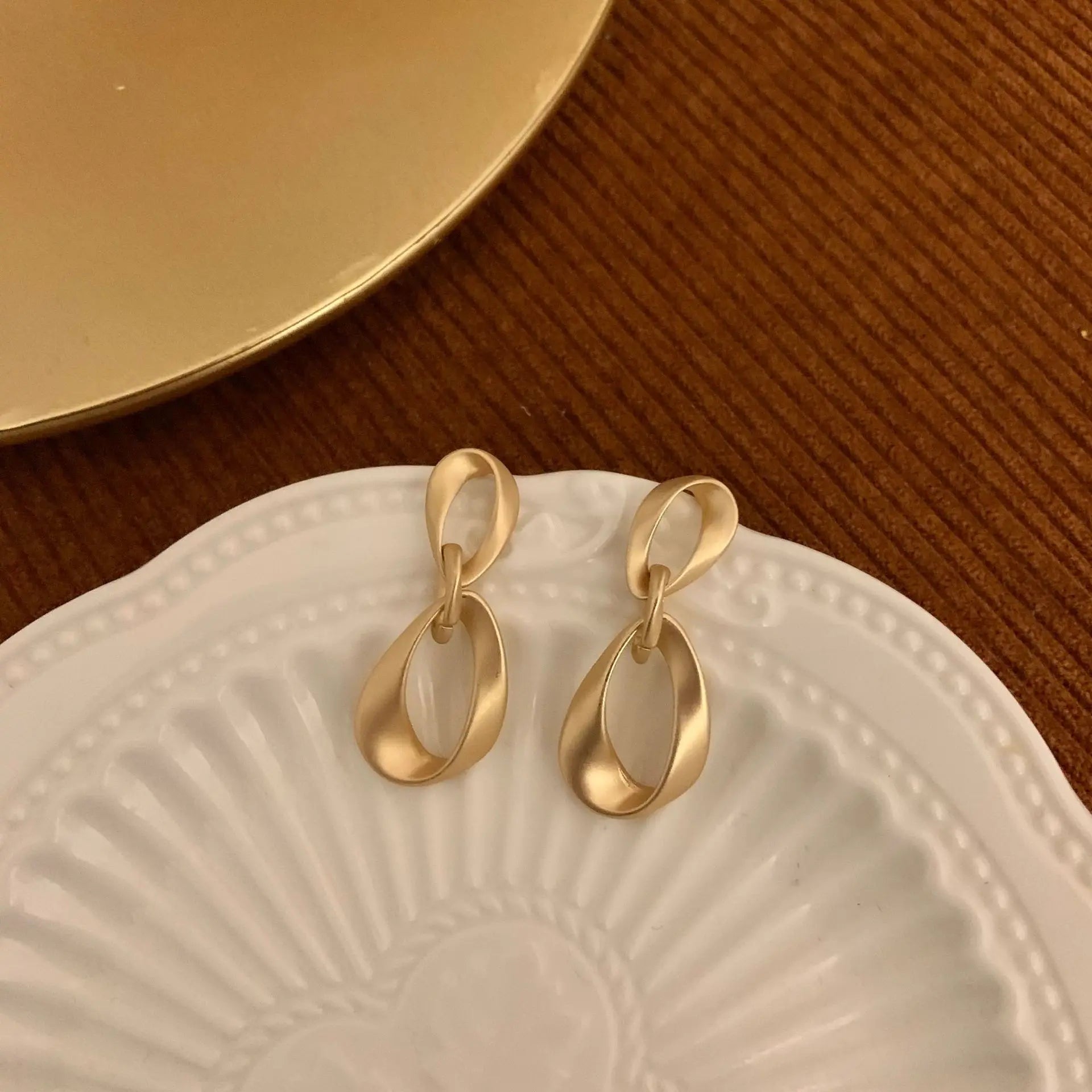 Velinna Irregularity