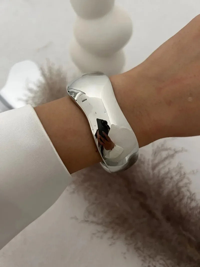 Vellina Wide Cuff