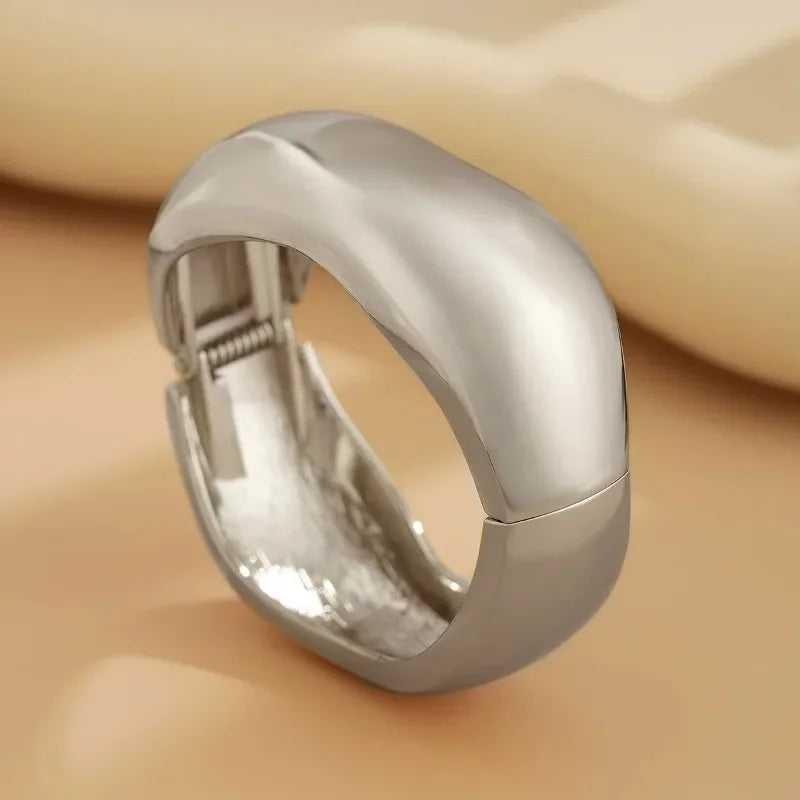 Vellina Wide Cuff