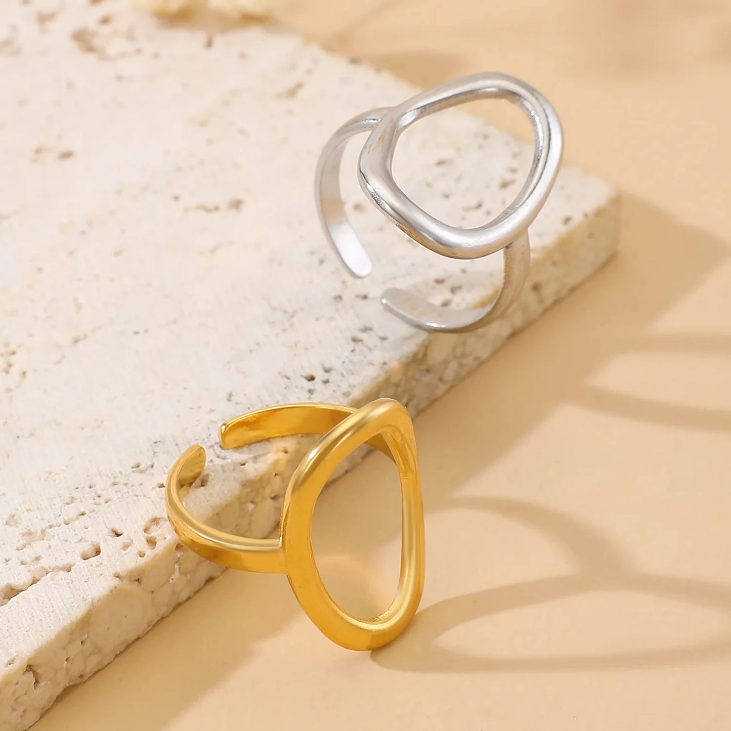 Vellina Hollow Ring