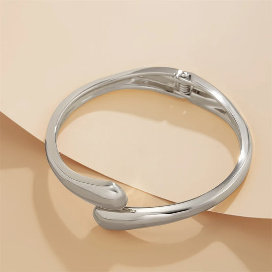 Velinna Wide Metal