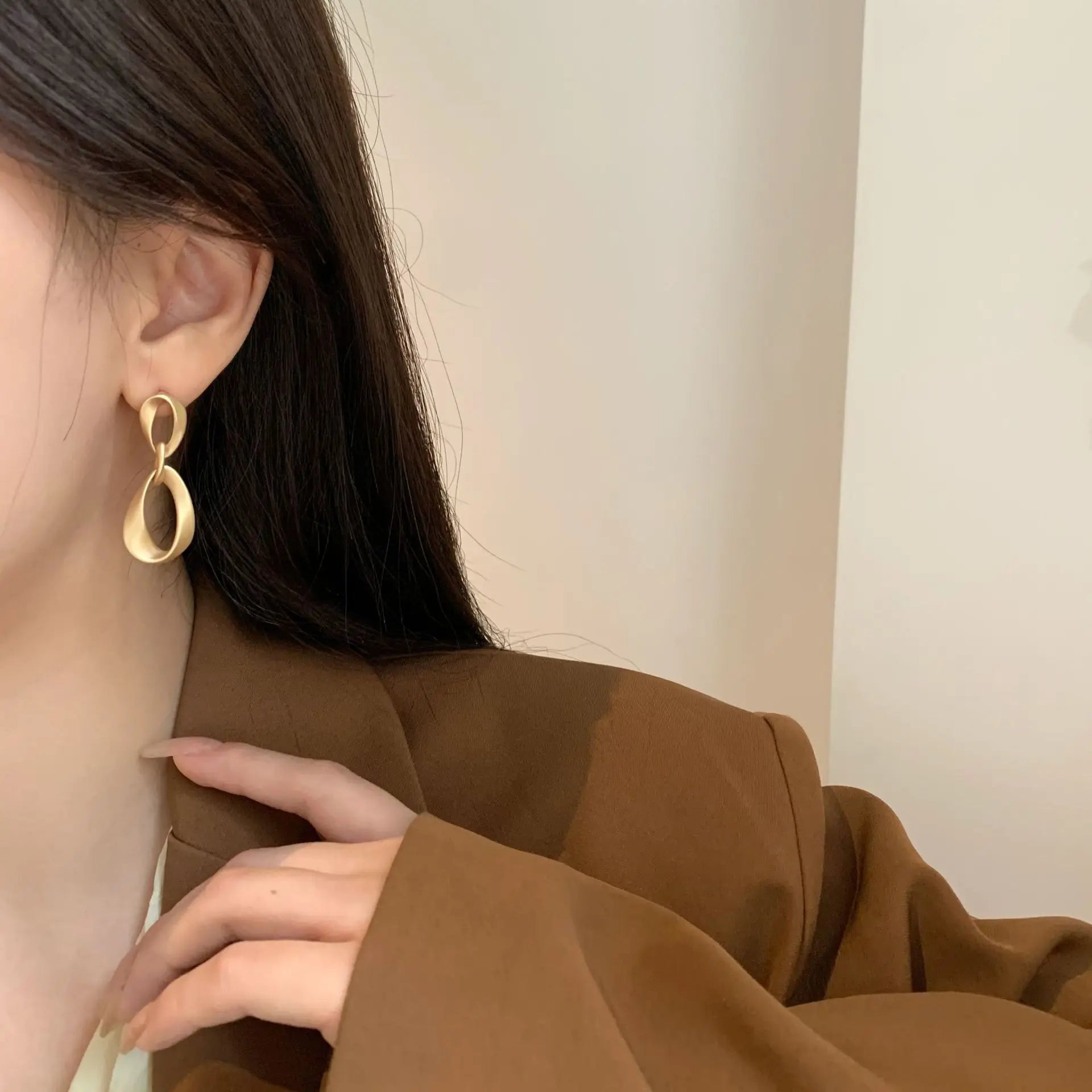 Velinna Irregularity