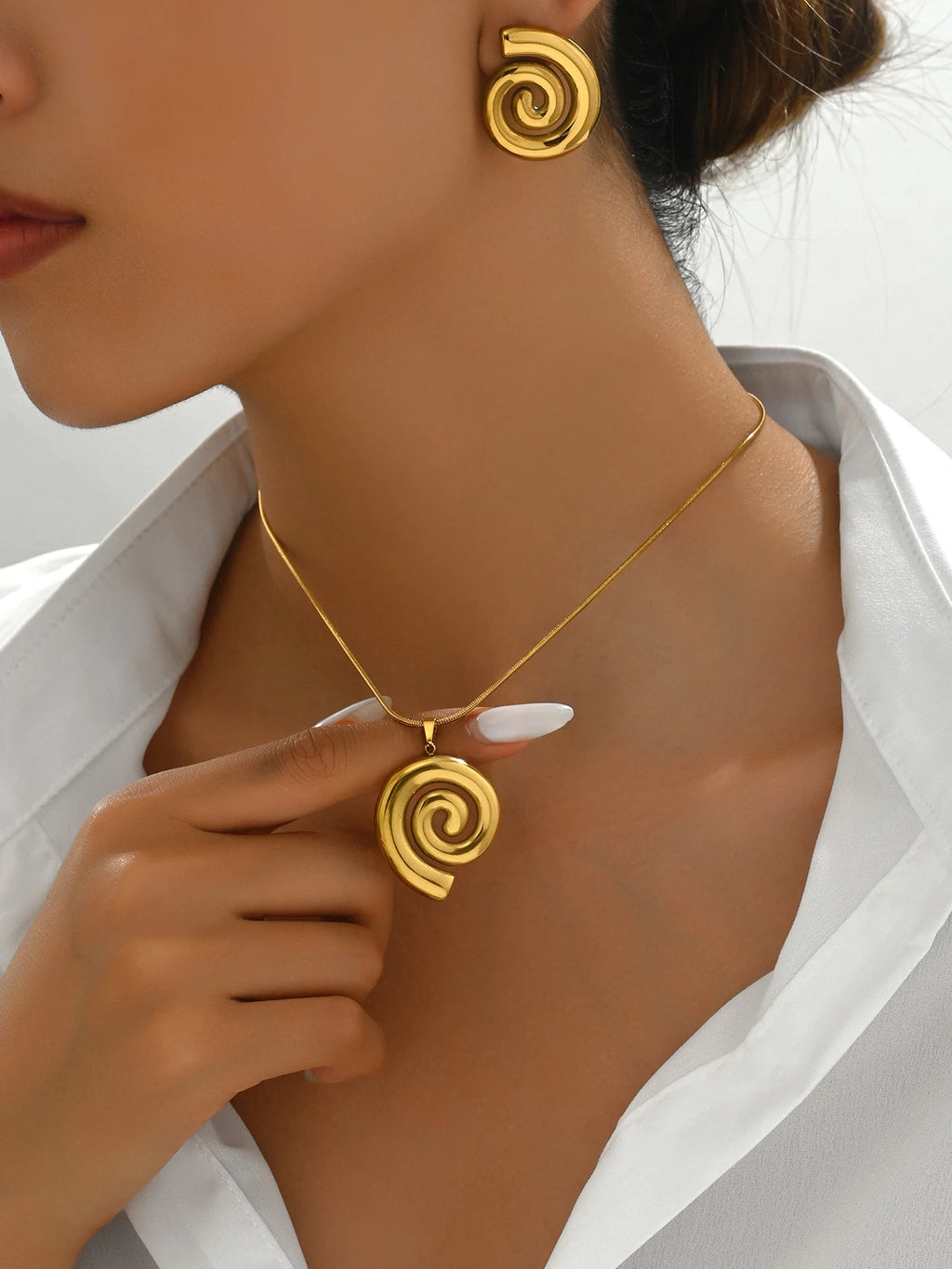 Velinna Sprial Pendan