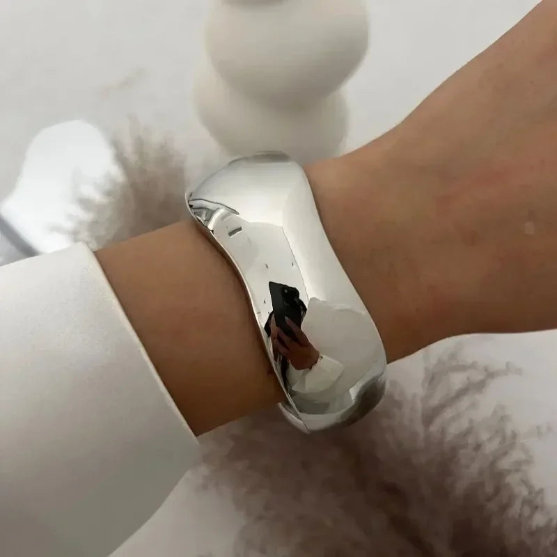 Vellina Wide Cuff
